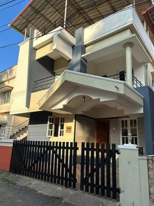 Service Home Apt 4Bedroom Entire Villa Mangalore Exterior photo